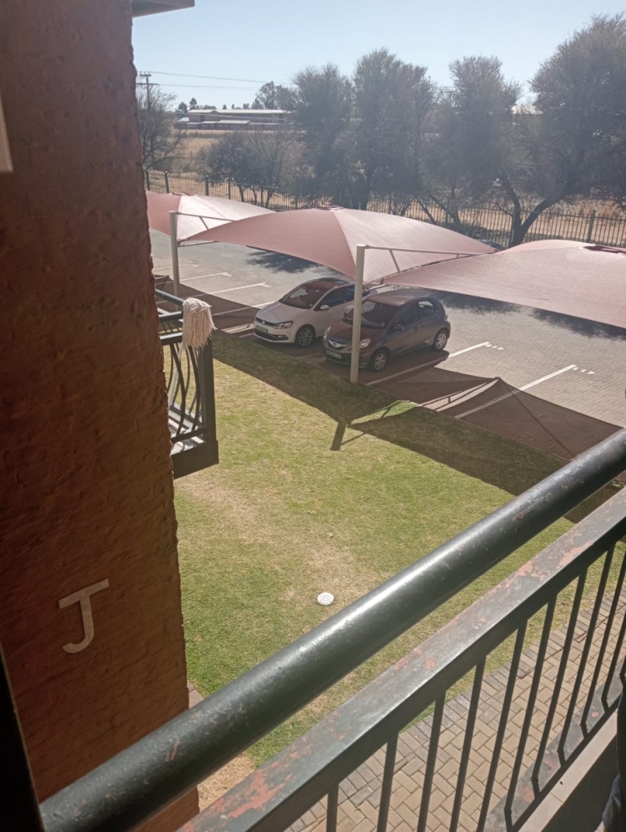 1 Bedroom Property for Sale in Vredenhof Sh Free State